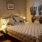 Leonard Apartment *